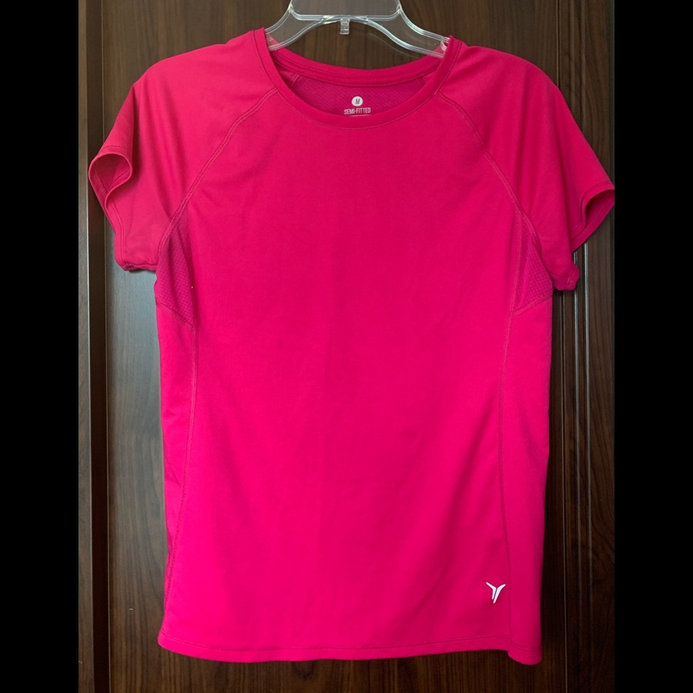 Short sleeve workout top